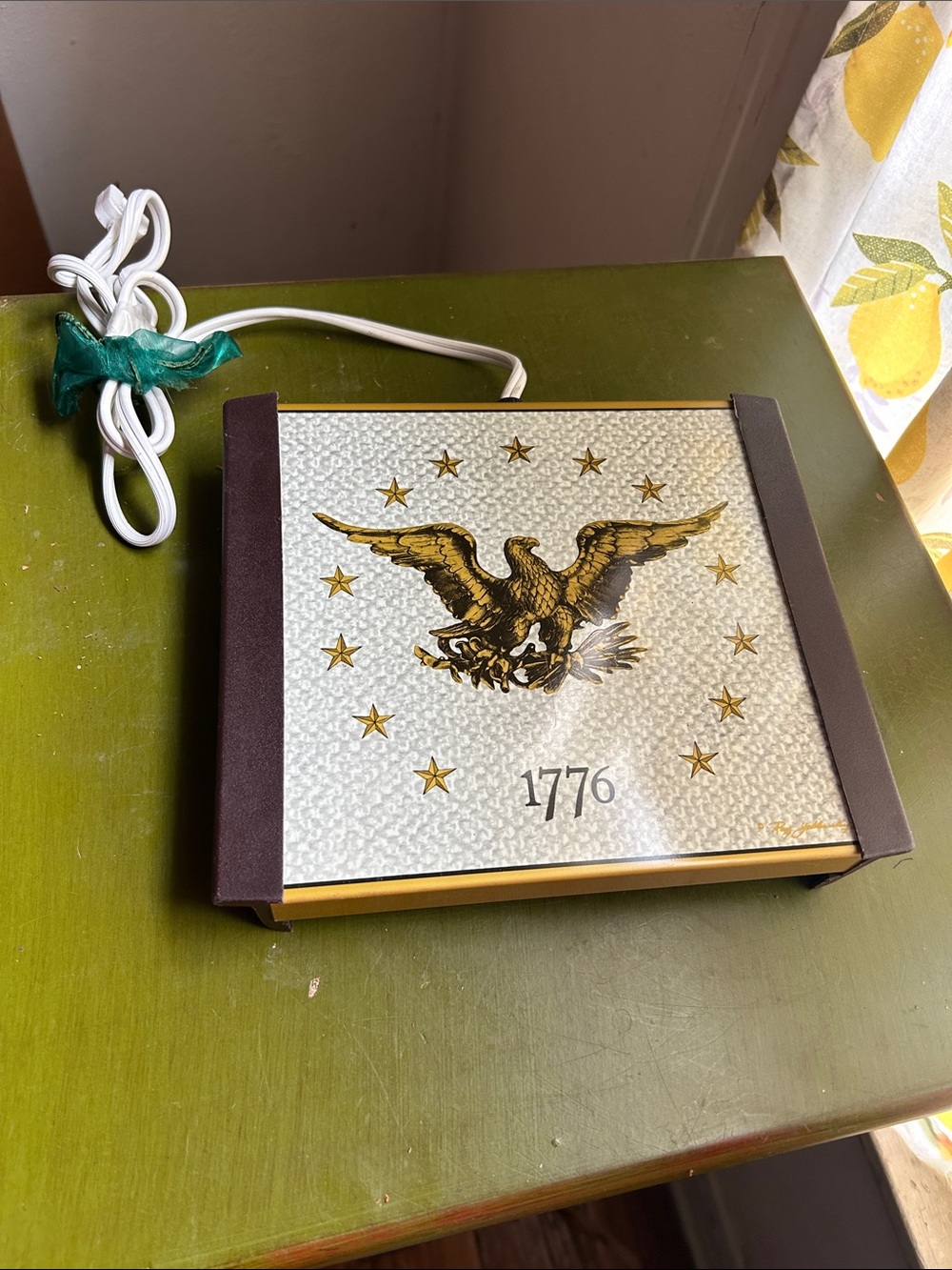 Warm-O-Tray Patriotic 1776 Eagle warming tray.  Works good.